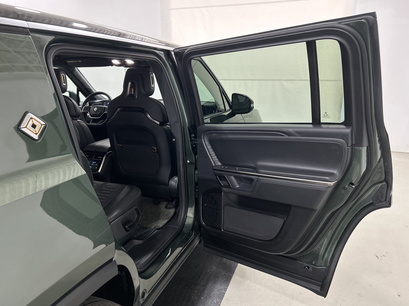 Used 2024 Rivian R1S Adventure Quad AWD/4WD image 18