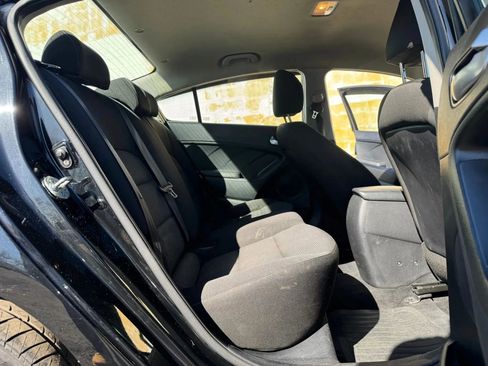 Used 2017 Kia Forte LX image 12