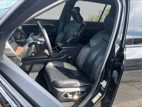 Used 2022 Jeep Grand Cherokee L Summit w/ Advanced Protech Group IV image 23