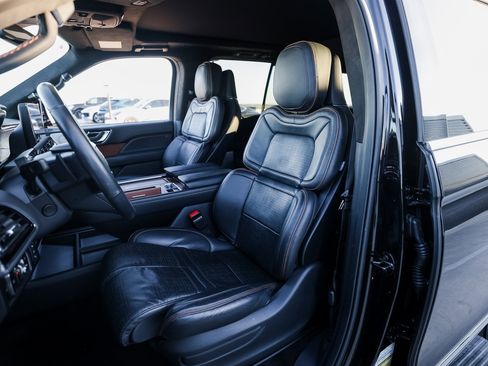 Used 2024 Lincoln Navigator Black Label image 5