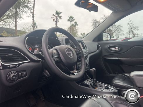 Used 2020 Jeep Cherokee Latitude Plus image 10