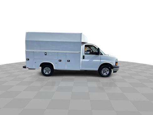 New 2025 GMC Savana 3500 w/ Power Convenience Package image 9