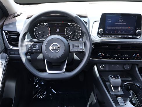 Used 2021 Nissan Rogue SV AWD/4WD image 21