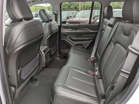 Used 2023 Jeep Grand Cherokee 4WD 4xe w/ Luxury Tech Group II image 18