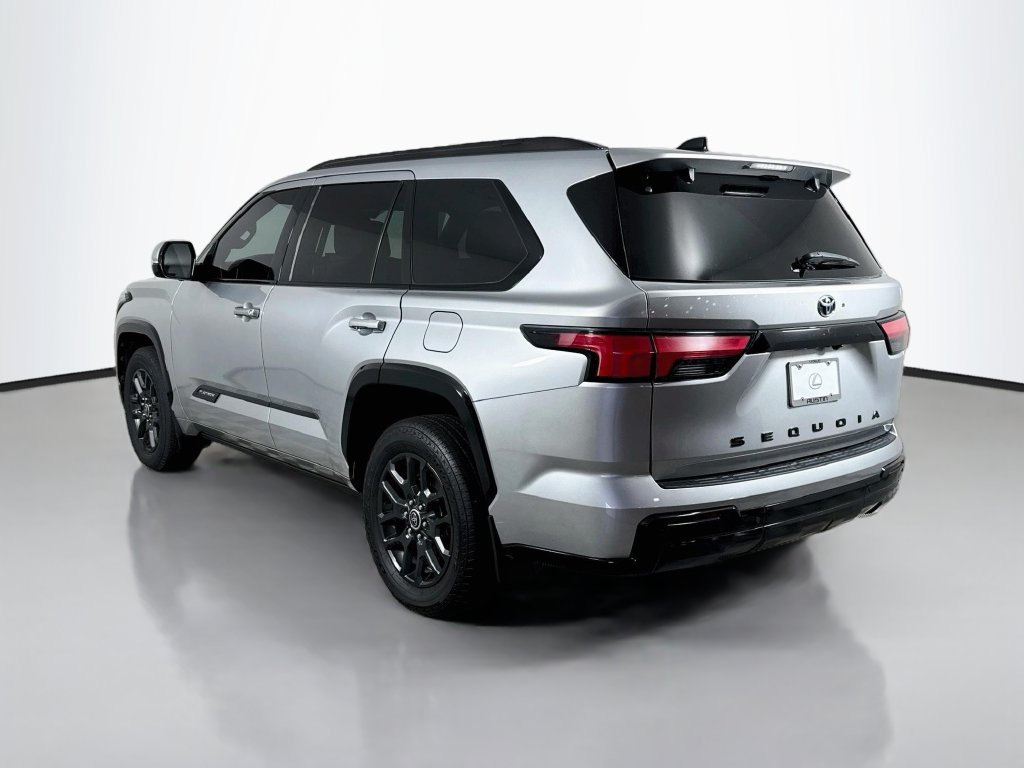Used 2023 Toyota Sequoia Platinum AWD/4WD image 7