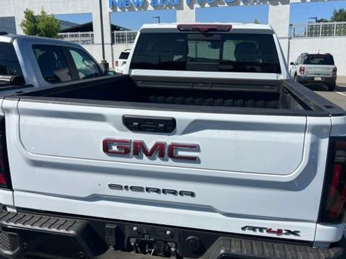 Used 2024 GMC Sierra 2500 AT4X AWD/4WD image 11