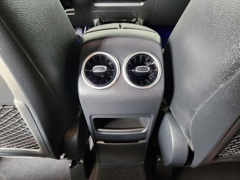 Used 2023 Mercedes-Benz GLA 250 4MATIC image 33