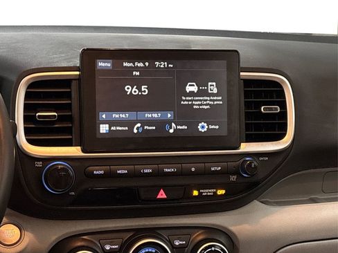 Certified 2025 Hyundai Venue SEL image 16