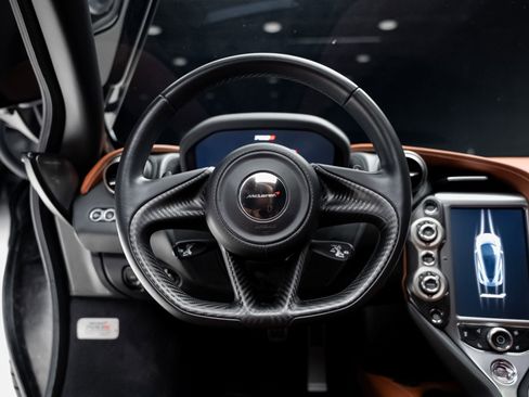 Used 2018 McLaren 720S image 42