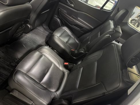 Used 2019 GMC Acadia SLT AWD/4WD image 13