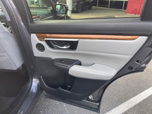 Used 2018 Honda CR-V Touring image 10