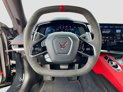 Used 2022 Chevrolet Corvette Stingray Preferred Cpe w/ Z51 Performance Package RWD image 11