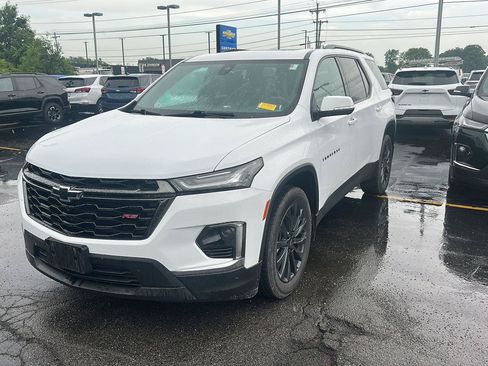 Used 2022 Chevrolet Traverse RS w/ LPO, Floor Liner Package AWD/4WD image 5