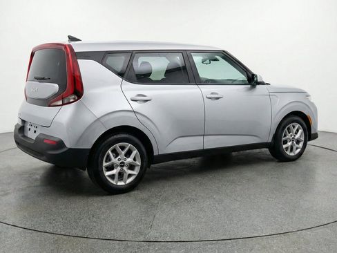 Used 2025 Kia Soul LX w/ LX Technology Package FWD image 9