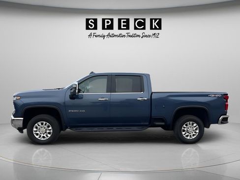 Used 2024 Chevrolet Silverado 2500 LTZ w/ LTZ Premium Package AWD/4WD image 2