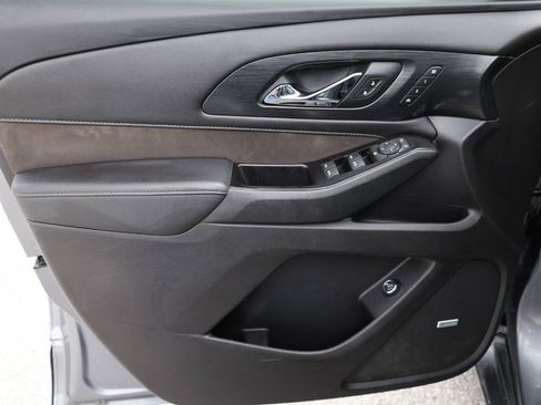 Used 2020 Chevrolet Traverse High Country FWD image 12