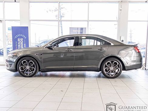 Used 2018 Ford Taurus SHO image 6