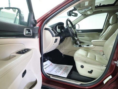 Used 2020 Jeep Grand Cherokee Limited AWD/4WD image 9