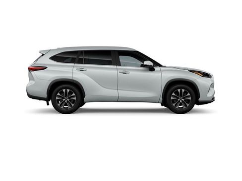 New 2026 Toyota Highlander XLE image 12