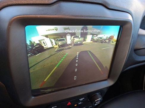 Certified 2021 Jeep Renegade Limited image 17