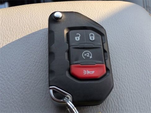 Certified 2022 Jeep Wrangler Unlimited Sahara image 33