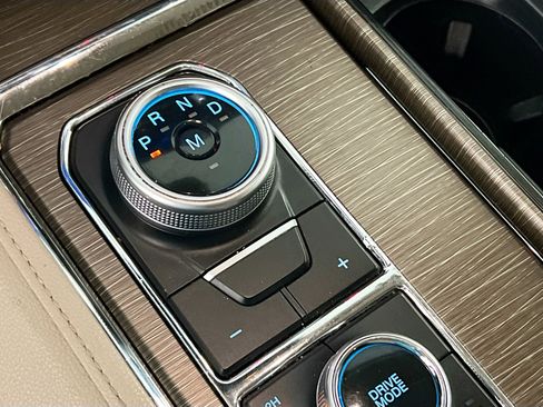 Used 2023 Ford Expedition Max Limited image 25