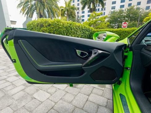 Used 2021 Lamborghini Huracan EVO RWD image 52