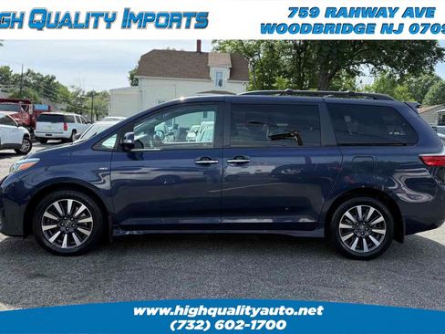 Used 2020 Toyota Sienna Limited Premium AWD/4WD image 4