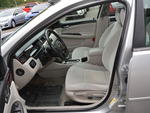 Used 2014 Chevrolet Impala Limited LS image 9