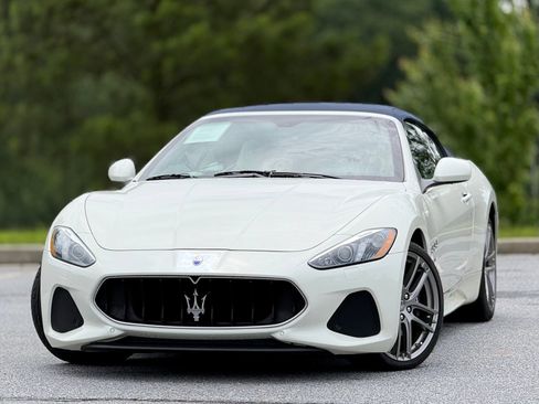 Used 2018 Maserati GranTurismo Sport RWD image 2