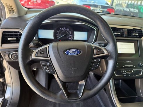 Used 2020 Ford Fusion SE image 20