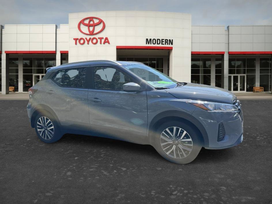 Used 2022 Nissan Kicks SV w/ Interior Electronics Package FWD image 14