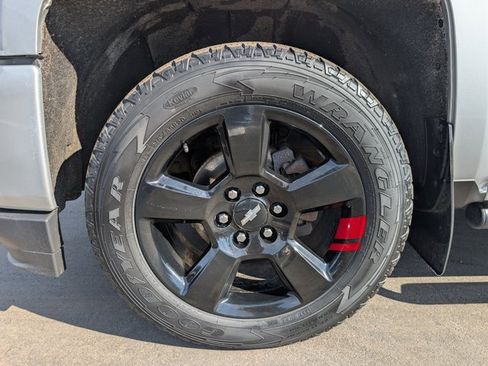 Used 2017 Chevrolet Silverado 1500 LT w/ Redline Edition image 28