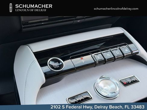 New 2026 Lincoln Navigator Premiere AWD/4WD image 16