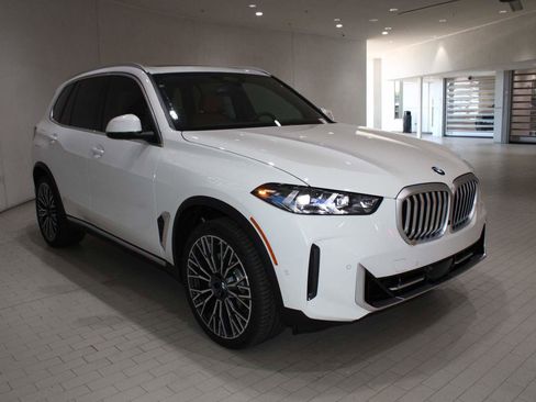 Used 2026 BMW X5 sDrive40i w/ Climate Comfort Package image 8