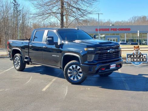 Used 2024 Chevrolet Silverado 2500 Custom w/ Custom Value Package image 2