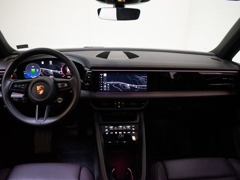 Certified 2025 Porsche Macan 4 Electric AWD/4WD image 24