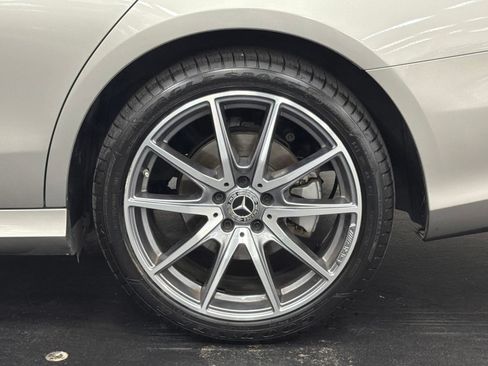 Used 2023 Mercedes-Benz E 350 4MATIC Sedan image 18
