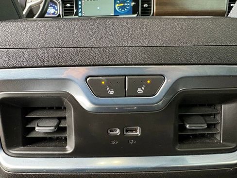 Used 2022 Chevrolet Silverado 1500 High Country w/ Technology Package image 51