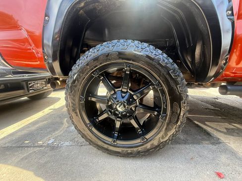 Used 2017 Toyota Tacoma SR5 w/ Tow Package RWD image 26