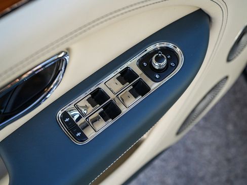 New 2026 Bentley Bentayga AWD/4WD image 23