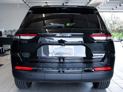 Used 2023 Jeep Grand Cherokee Limited w/ Luxury Tech Group II AWD/4WD image 5