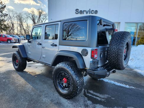 Used 2017 Jeep Wrangler Unlimited Sport image 10