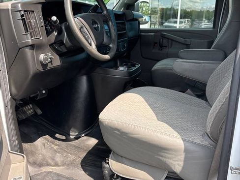 Used 2017 GMC Savana 2500 RWD image 11