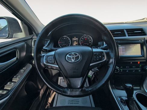 Used 2015 Toyota Camry SE FWD image 9