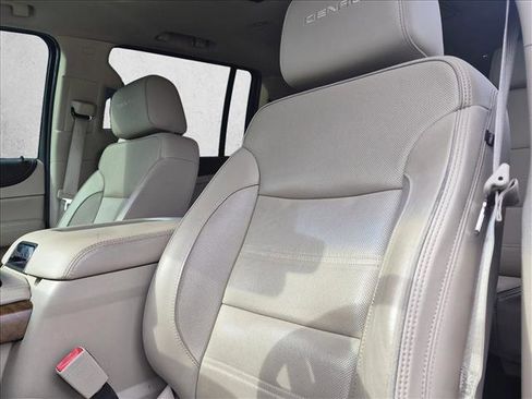 Used 2019 GMC Yukon XL Denali w/ Denali Ultimate Package RWD image 9