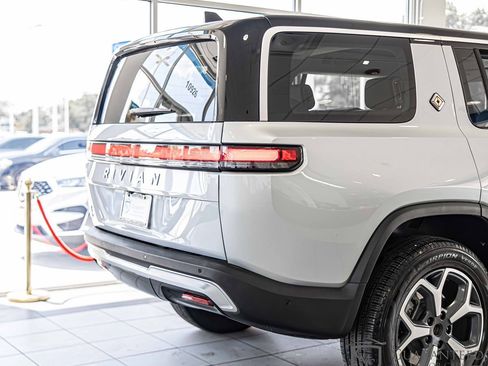 Used 2024 Rivian R1S Adventure image 14