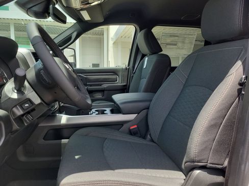 New 2026 RAM 2500 Big Horn AWD/4WD image 12