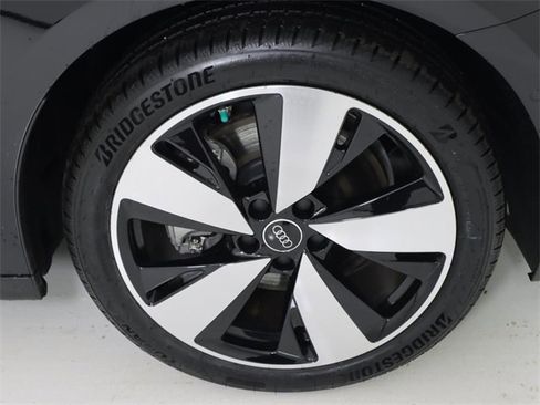 New 2025 Audi A5 2.0T Prestige image 9