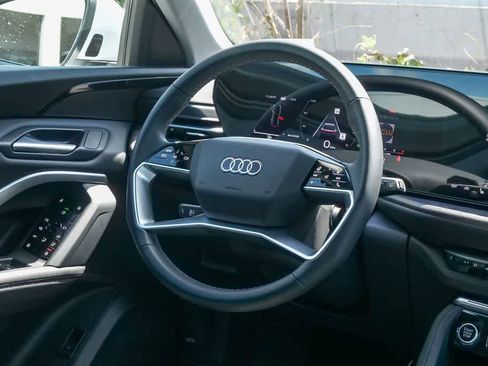 Certified 2025 Audi Q5 Premium w/ Convenience Package AWD/4WD image 15